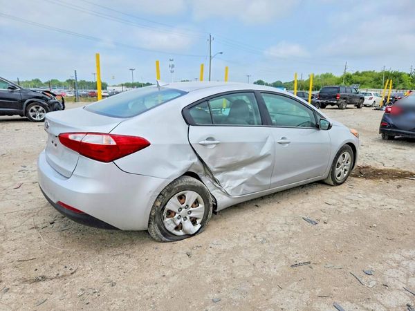 2016 KIA FORTE GL (Middle-Low Grade)
