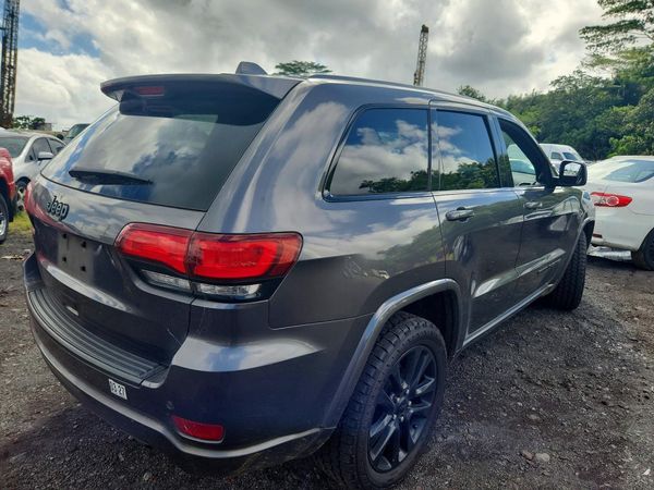 2019 JEEP GRAND CHEROKEE LAREDO 4X2