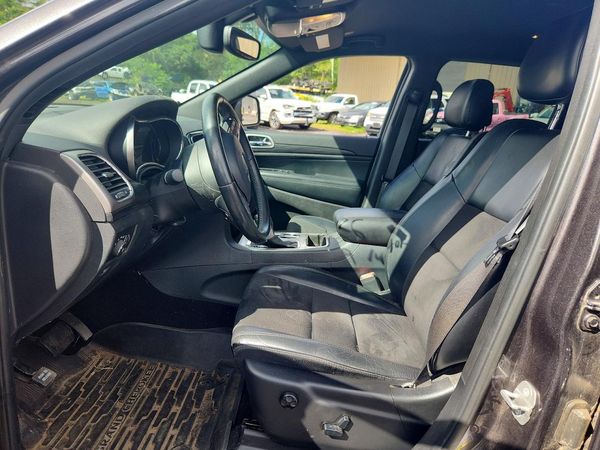 2019 JEEP GRAND CHEROKEE LAREDO 4X2