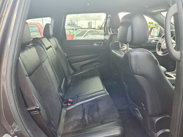 2019 JEEP GRAND CHEROKEE LAREDO 4X2