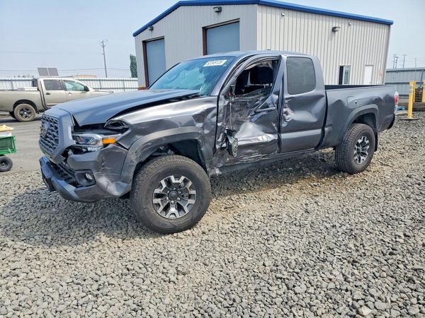2020 TOYOTA TACOMA SR5
