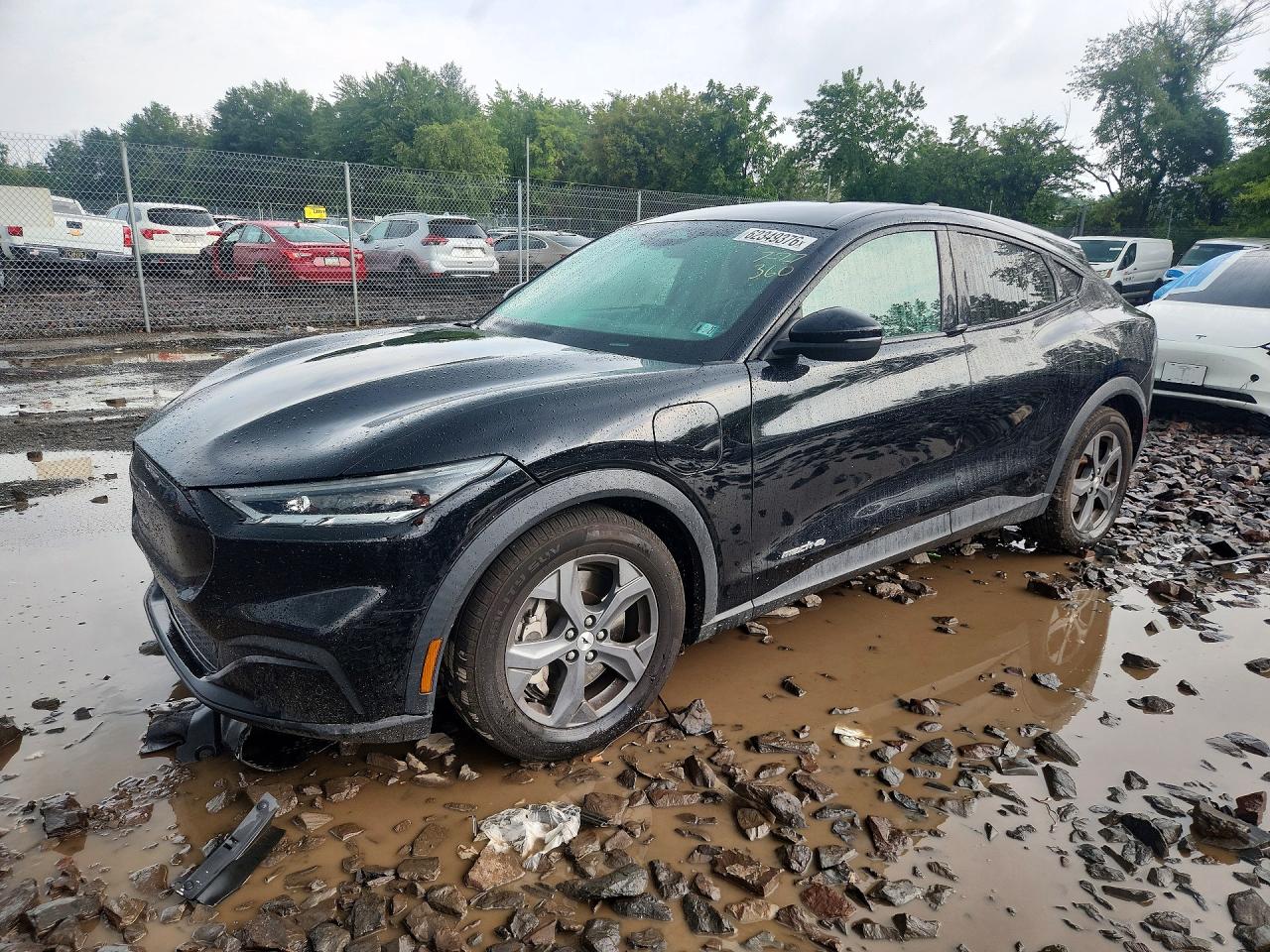 2021 FORD MUSTANG Select — Front 3/4