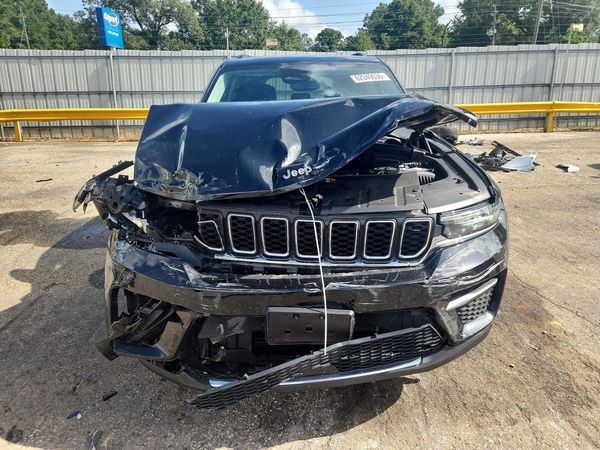 2023 JEEP GRAND CHEROKEE LAREDO 4X4