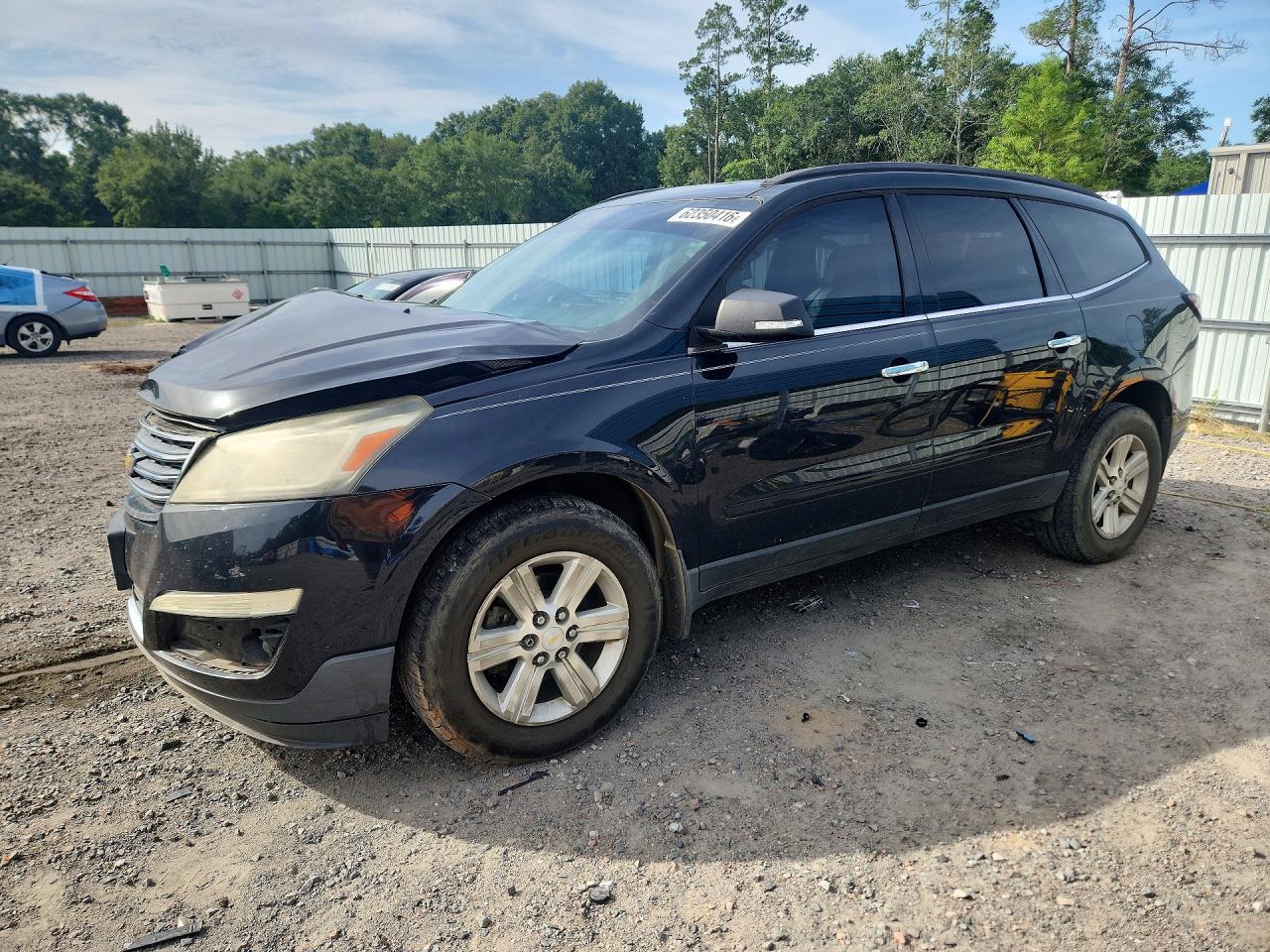 2013 CHEVROLET TRAVERSE 2LT — Front 3/4