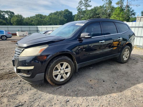 2013 CHEVROLET TRAVERSE 2LT — Front 3/4