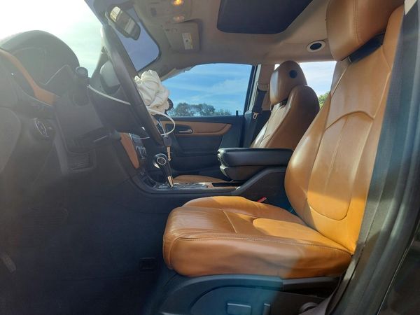 2013 CHEVROLET TRAVERSE 2LT — DENT