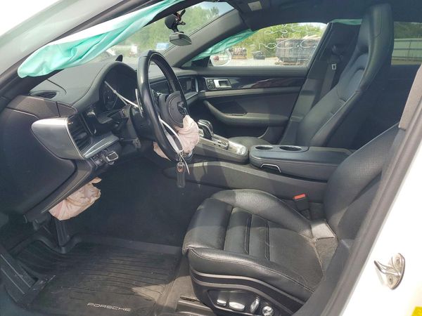 2018 PORSCHE PANAMERA Base / 4