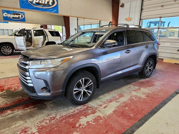 2019 TOYOTA HIGHLANDER LE/LE Plus