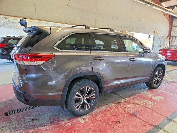 2019 TOYOTA HIGHLANDER LE/LE Plus