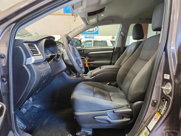 2019 TOYOTA HIGHLANDER LE/LE Plus
