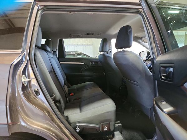 2019 TOYOTA HIGHLANDER LE/LE Plus