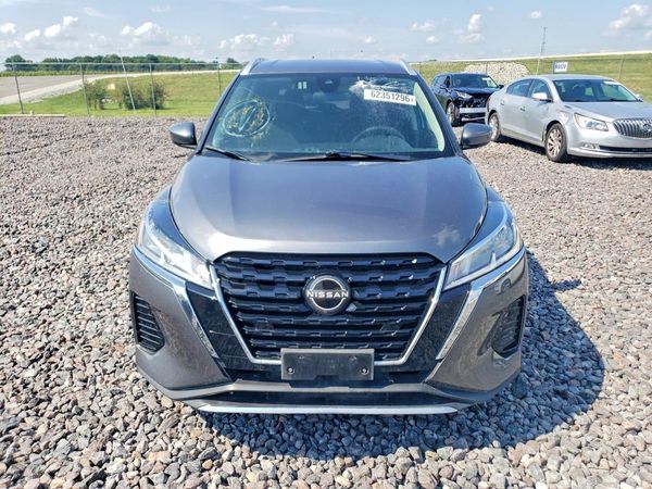 2024 NISSAN KICKS