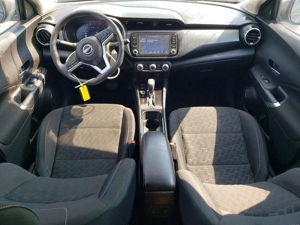 2024 NISSAN KICKS