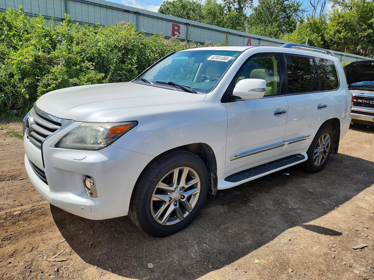 2013 LEXUS LX 570
