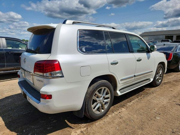 2013 LEXUS LX 570