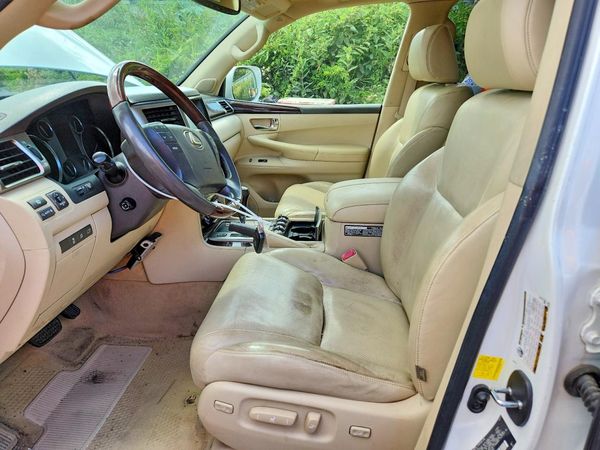 2013 LEXUS LX 570