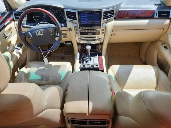 2013 LEXUS LX 570