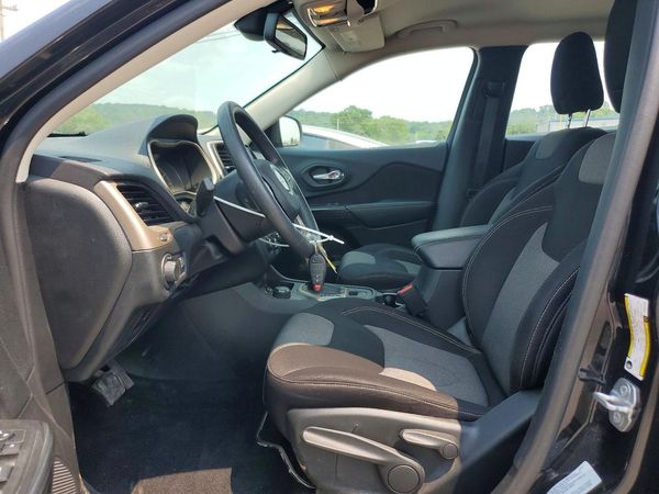 2015 JEEP CHEROKEE SPORT 4X4