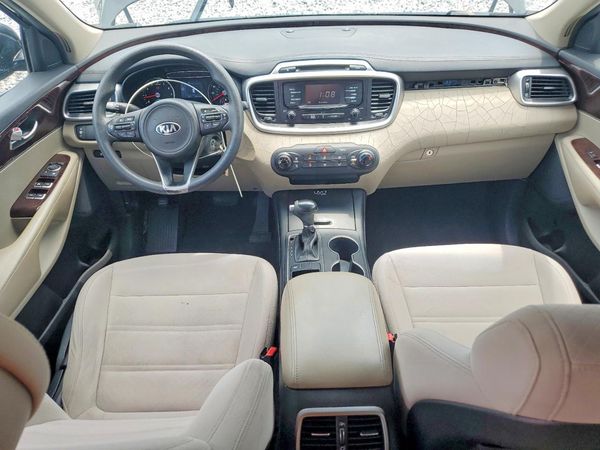 2016 KIA SORENTO L / LX