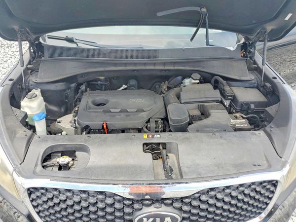 2016 KIA SORENTO L / LX