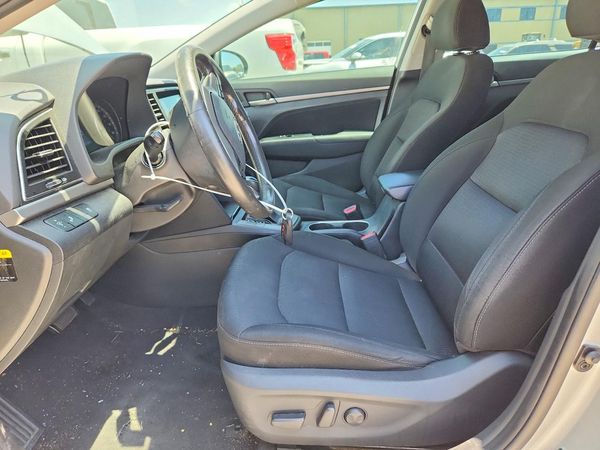 2017 HYUNDAI ELANTRA