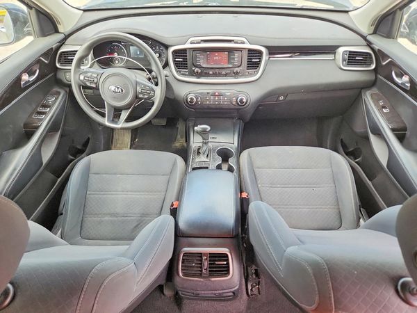 2018 KIA SORENTO L, LX