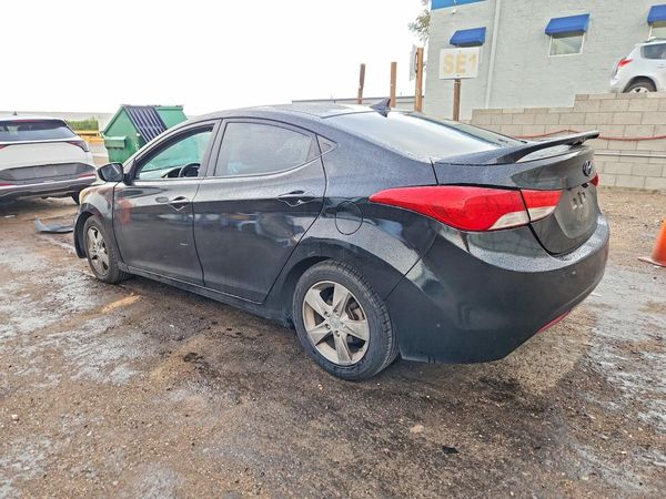 2013 HYUNDAI ELANTRA