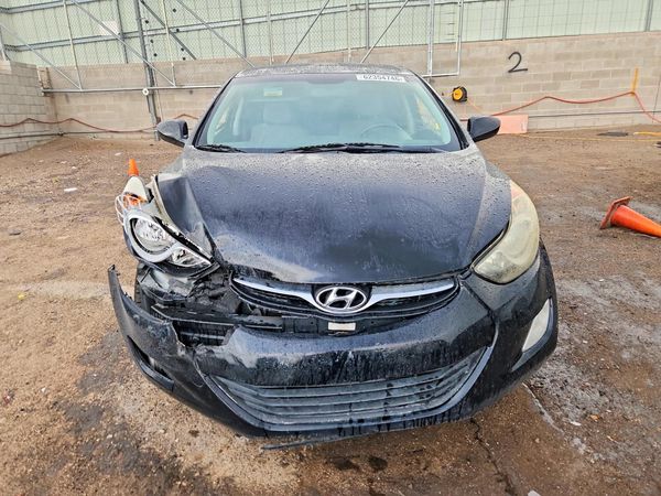2013 HYUNDAI ELANTRA