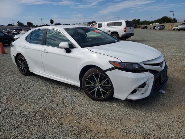 2024 TOYOTA CAMRY