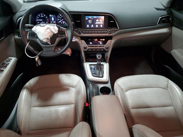 2017 HYUNDAI ELANTRA