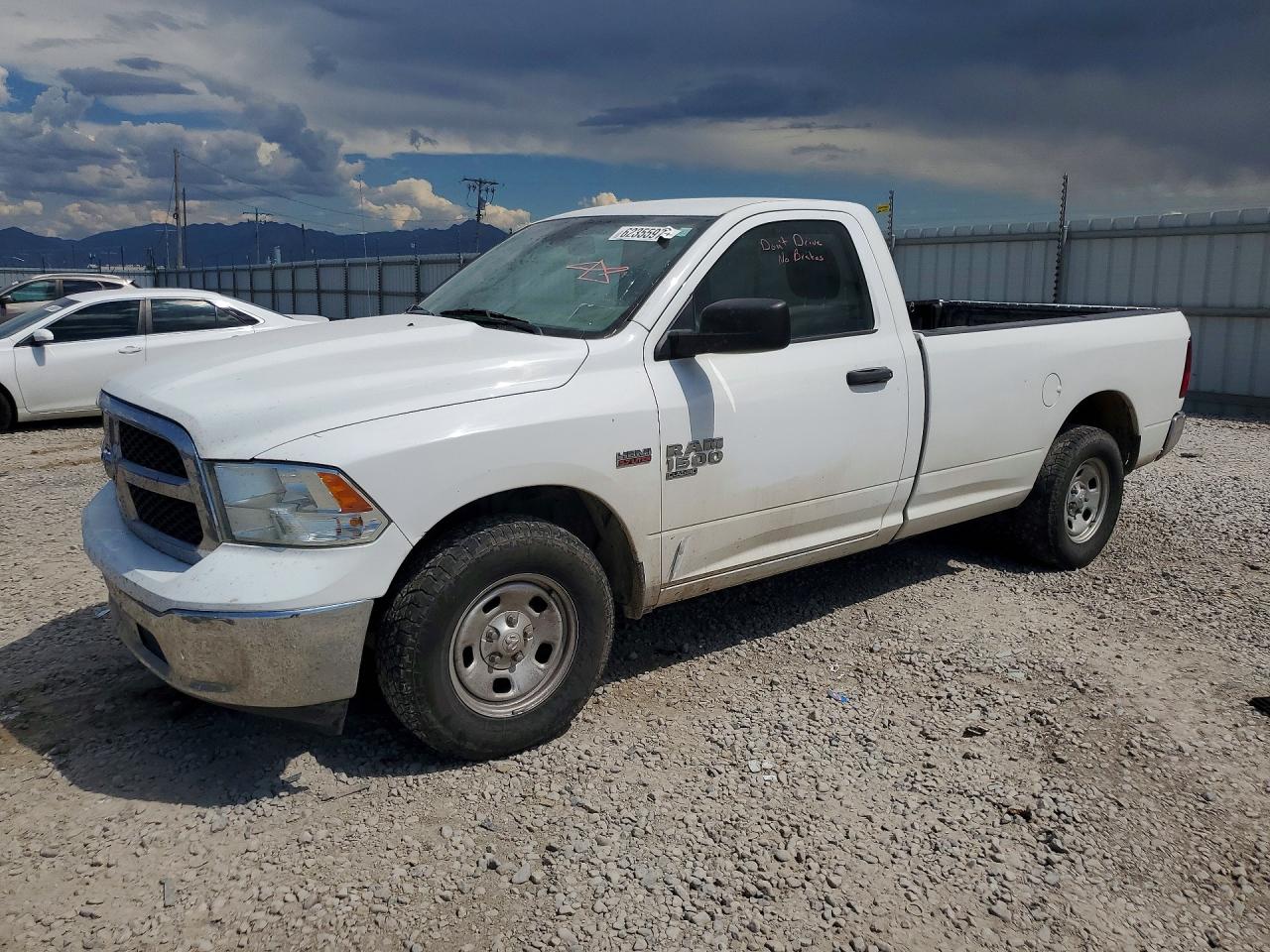 2019 RAM 1500 Classic DS — Front 3/4