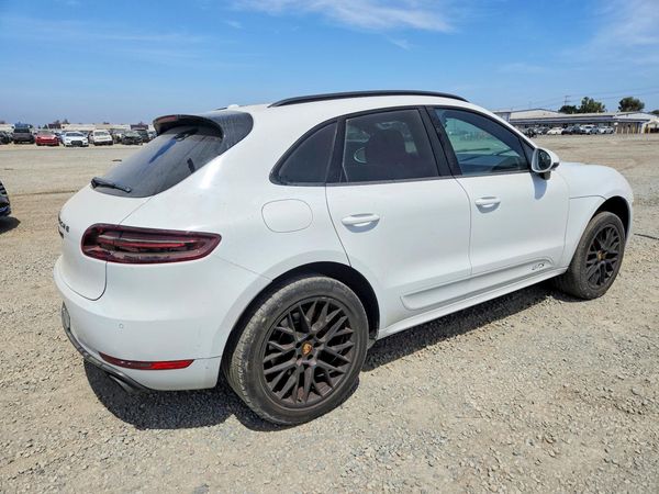 2017 PORSCHE MACAN