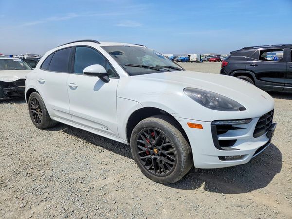 2017 PORSCHE MACAN