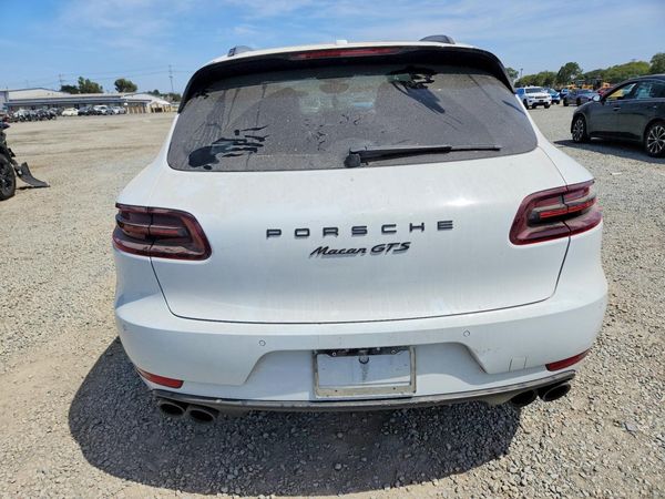 2017 PORSCHE MACAN