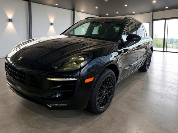 2017 PORSCHE MACAN