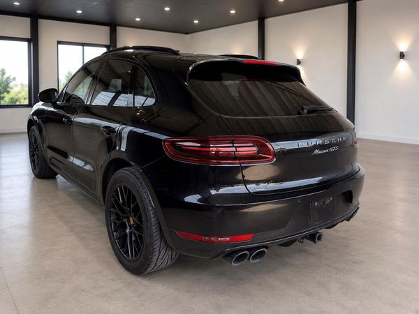 2017 PORSCHE MACAN