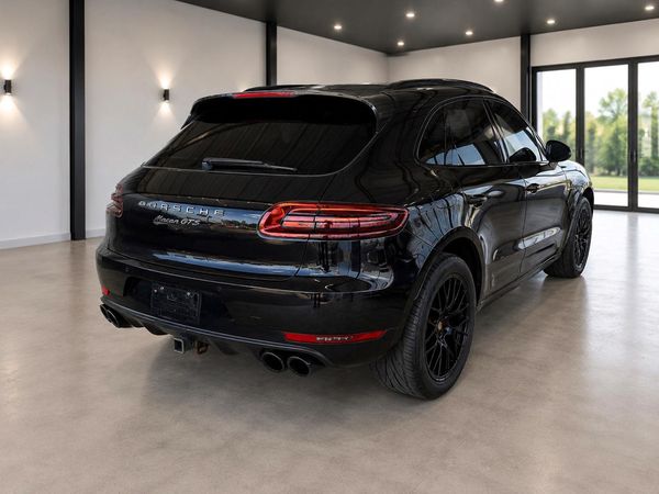 2017 PORSCHE MACAN