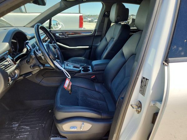 2019 PORSCHE MACAN