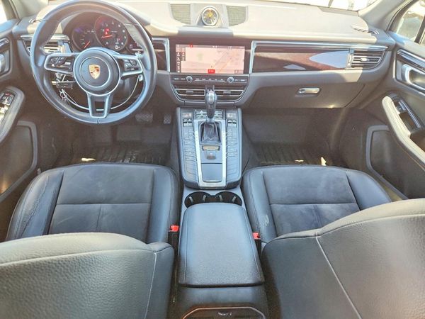 2019 PORSCHE MACAN