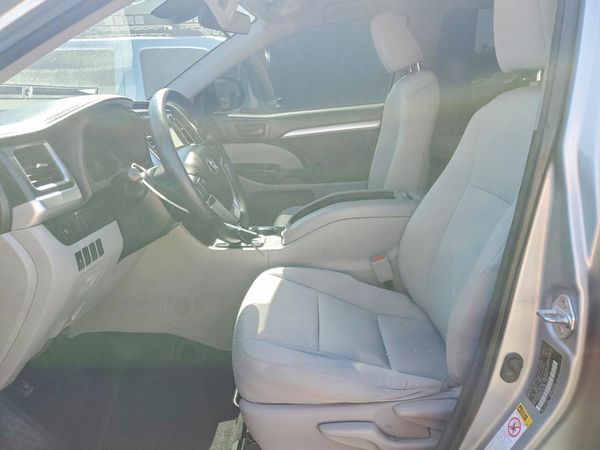 2018 TOYOTA HIGHLANDER LE
