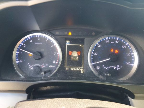 2018 TOYOTA HIGHLANDER LE