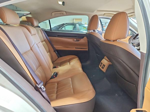 2017 LEXUS ES 350