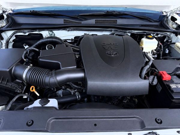 2019 TOYOTA TACOMA SR5