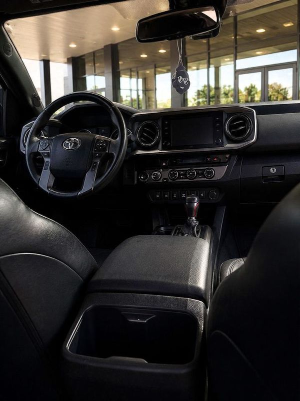 2019 TOYOTA TACOMA SR5