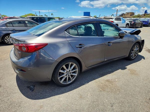 2018 MAZDA 3