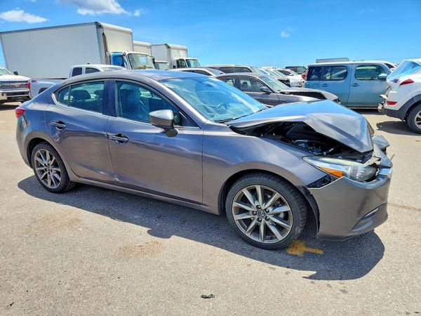 2018 MAZDA 3