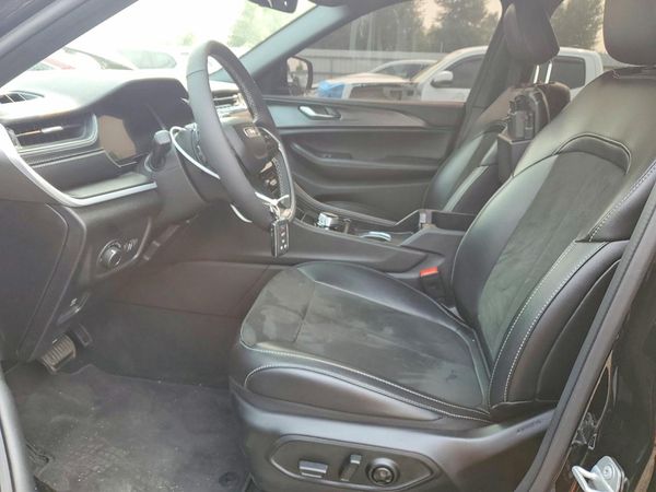 2025 JEEP GRAND CHEROKEE Laredo, Altitude