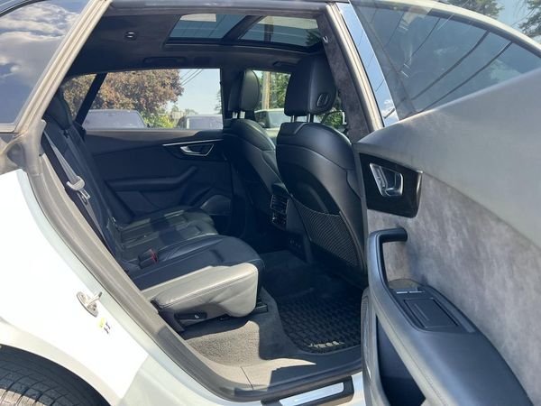 2019 AUDI Q8 S Line quattro Prestige
