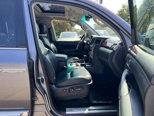 2013 LEXUS LX 570