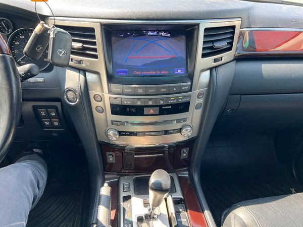 2013 LEXUS LX 570